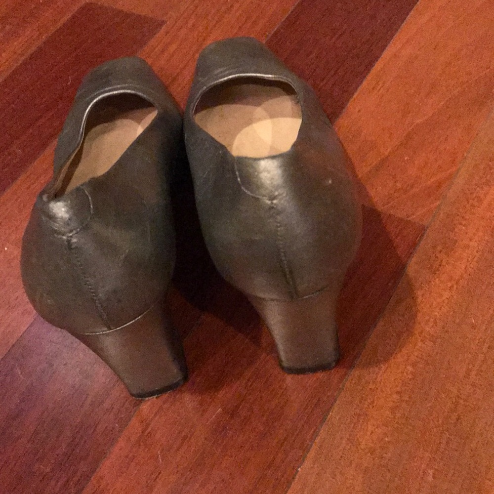 Silver gray pump - Picture 2 of 3